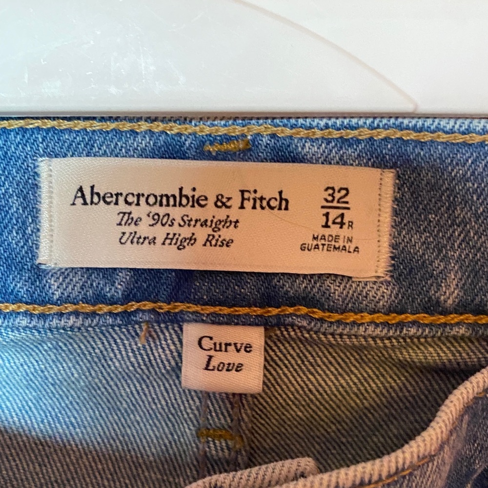 New Abercrombie & Fitch Curve Love Ultra High Rise 90s Straight Jean - Picture 2 of 5